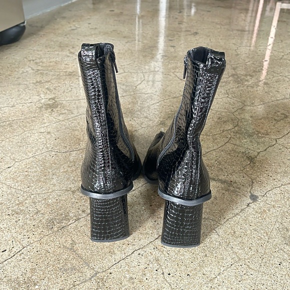 ASOS heeled Chelsea boot paten leather with faux croc size 11 - Picture 3 of 3